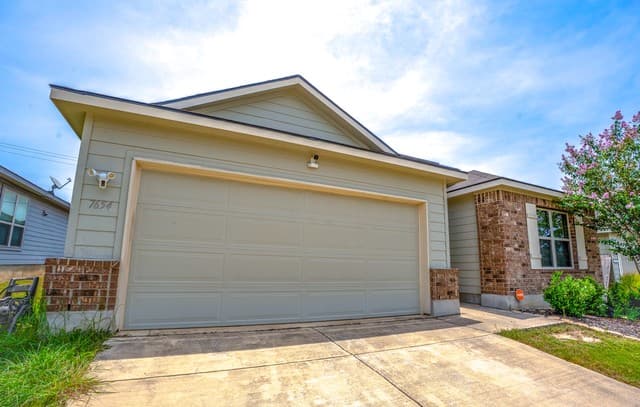 rental at 7654 Champion Creek in San Antonio TX