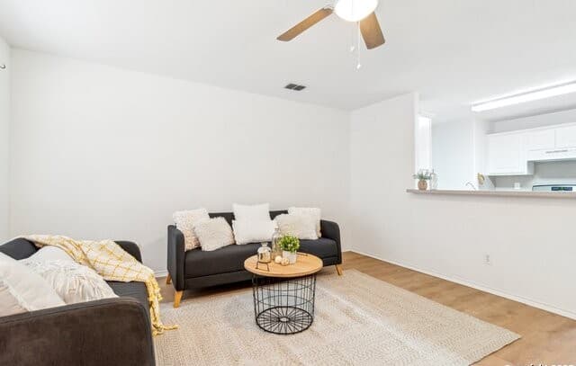rental at 11007 Bluff Cyn in San Antonio TX