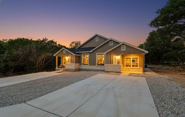 rental at 2560 Puter Creek Rd Unit B in Spring Branch TX