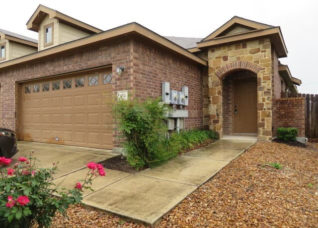 rental at 554 Creekside Cir in New Braunfels TX