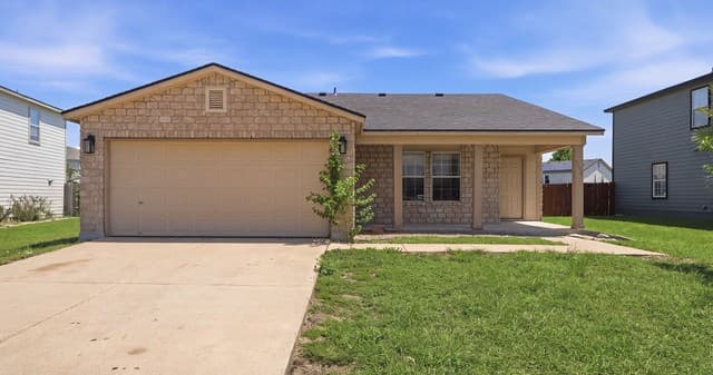 rental at 3248 Northwest Blvd in New Braunfels TX