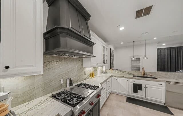 rental at 123 Eaton St Unit 102 in Alamo Heights TX