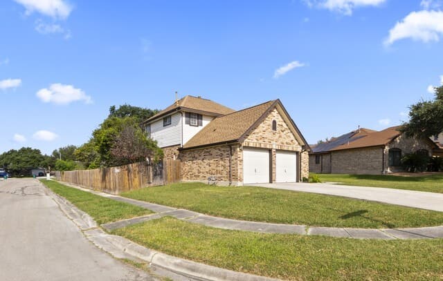 rental at 8303 Copperknoll in Converse TX