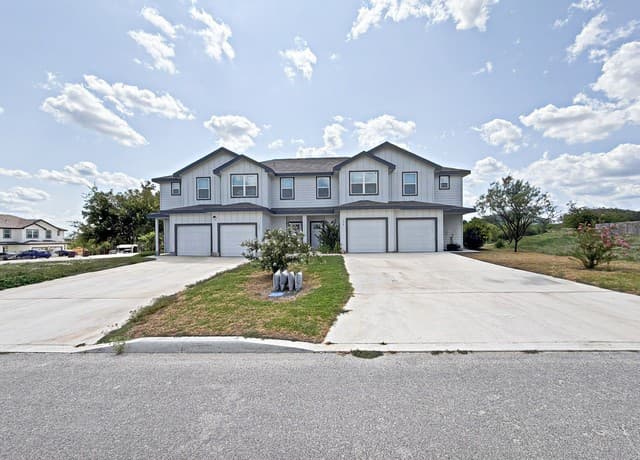 rental at 258 Marigold Pl in San Antonio TX