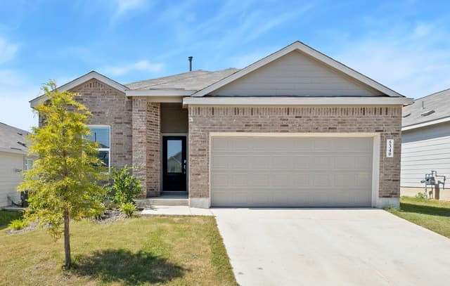 rental at 5340 Cloves Cove in St Hedwig TX