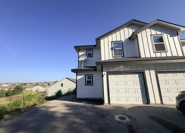rental at 5330 Lisa Unit 101 in Converse TX