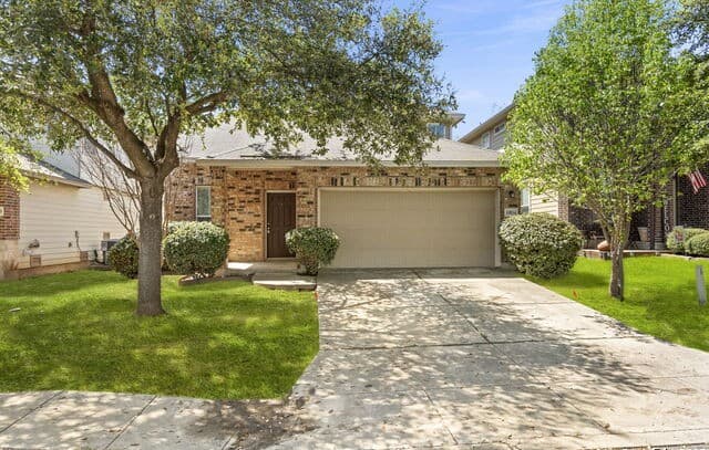 rental at 10814 Mustang Oak Dr in San Antonio TX