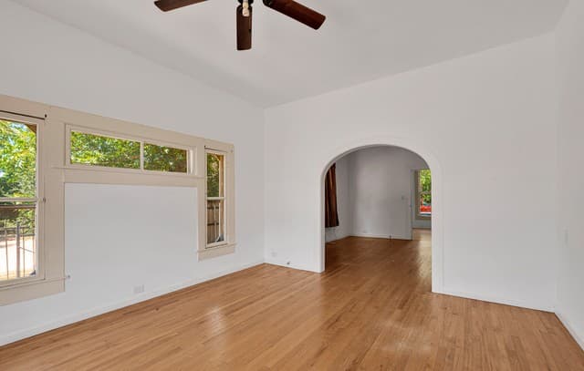 rental at 165 Division Ave Unit 1 in San Antonio TX