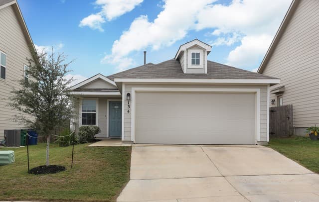 rental at 134 Samuel Kemper in San Antonio TX