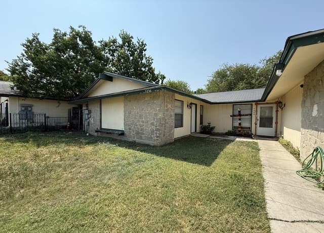 rental at 7236 Montgomery in San Antonio TX