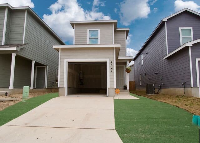 rental at 7627 Chancery Gate in San Antonio TX