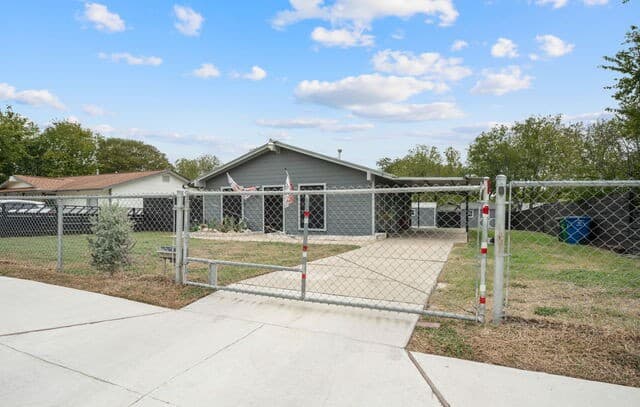rental at 6022 Castle View in San Antonio TX