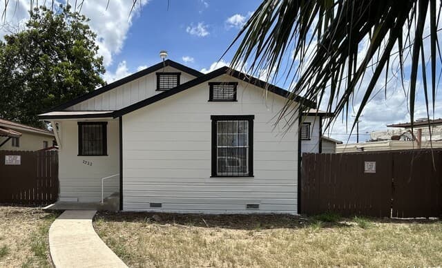 rental at 2322 Olmos in San Antonio TX