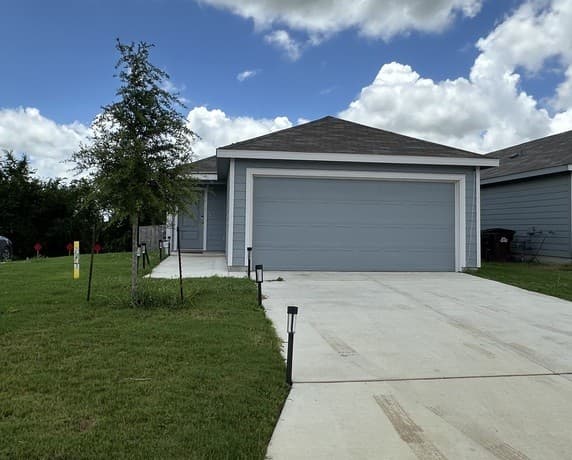 rental at 3735 Moon Hill in Marion TX