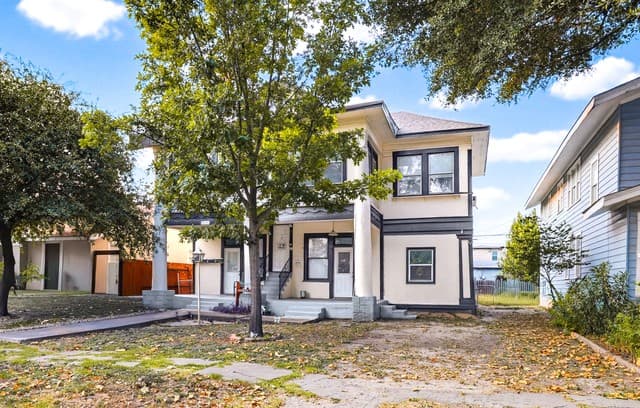 rental at 1025 W Craig Pl Unit 4 in San Antonio TX