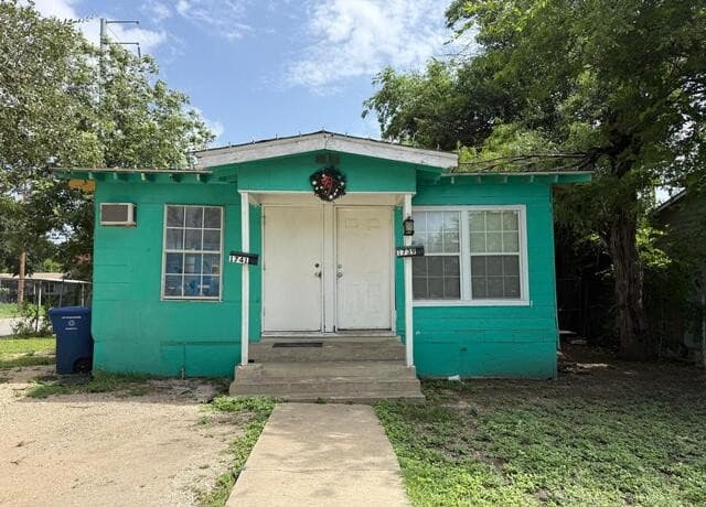 rental at 1741 Sacramento in San Antonio TX