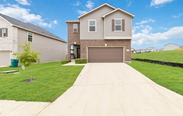 rental at 6611 Runaway Row in Converse TX