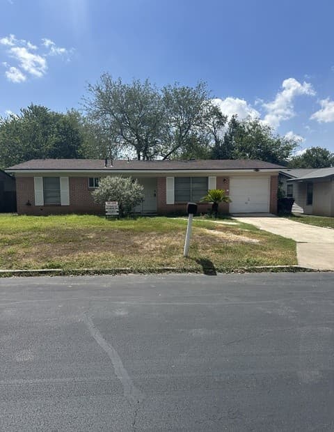 rental at 410 Hialeah Ave in San Antonio TX