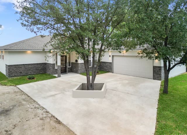 rental at 5338 Howard St in San Antonio TX