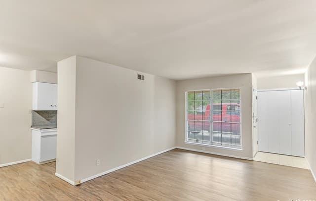 rental at 2730 Nacogdoches Rd in San Antonio TX
