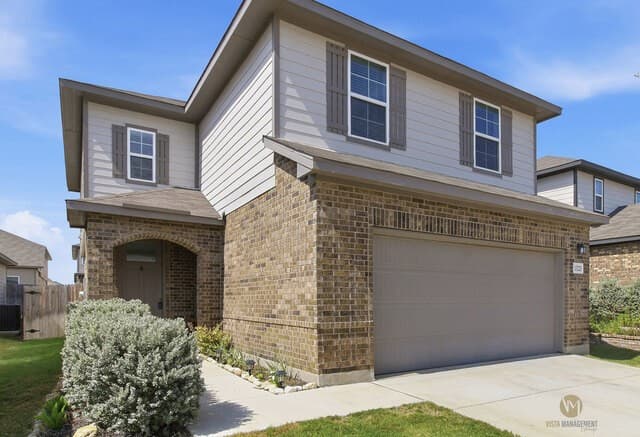 rental at 13225 Fantine Flds in San Antonio TX