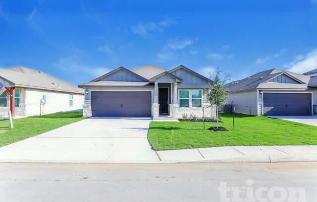 rental at 13542 Paxton Boulevard in St Hedwig TX