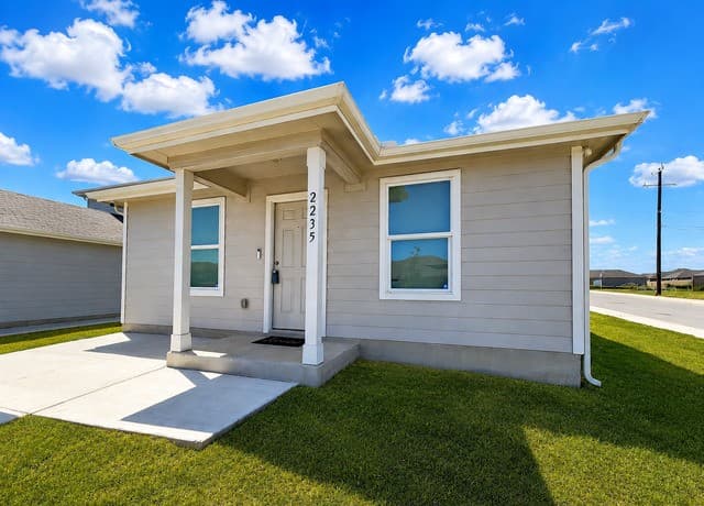 rental at 2235 Camellia Rose in St Hedwig TX