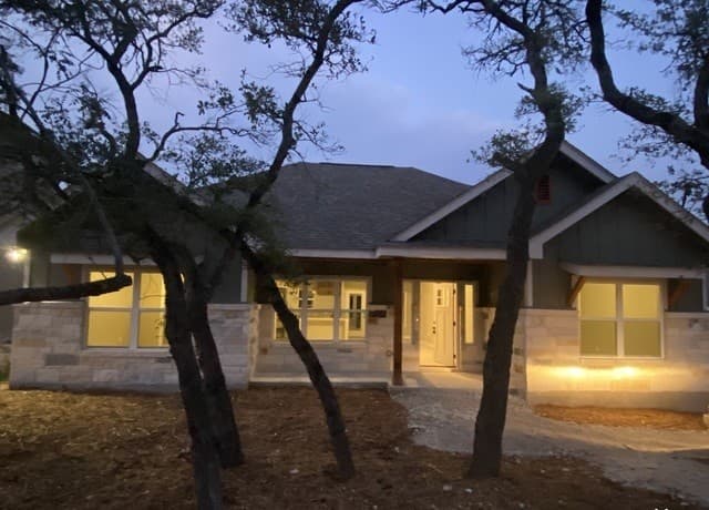 rental at 1429 Mountain View Dr in Canyon Lake TX