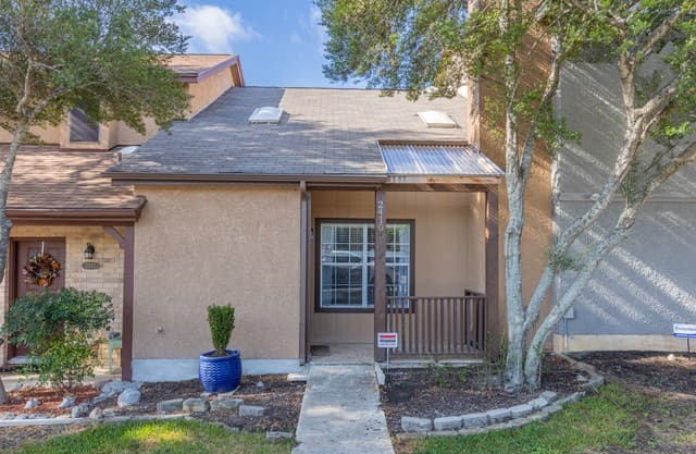 rental at 2410 Wild Turkey W in San Antonio TX