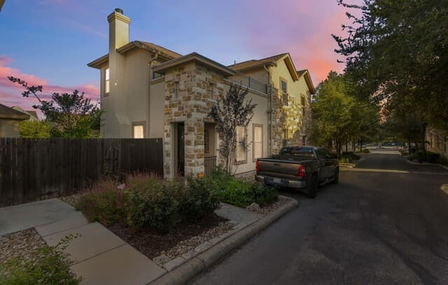 rental at 5923 Whitby Unit 102 in San Antonio TX