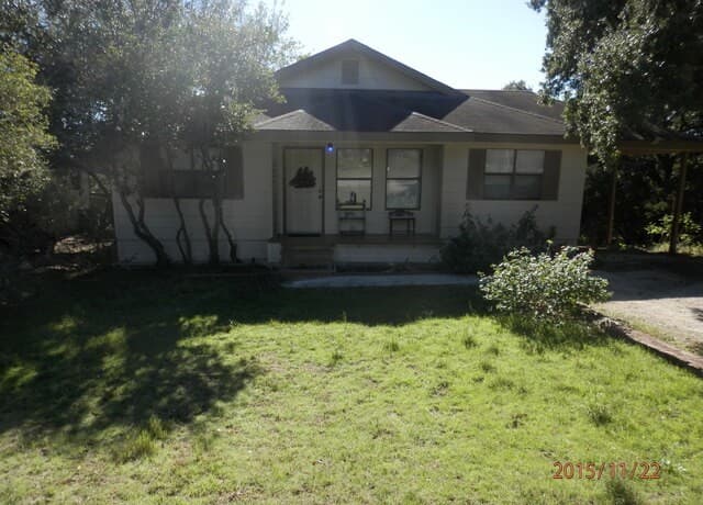 rental at 1728 Colleen Dr in Canyon Lake TX
