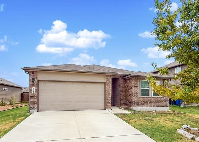 rental at 474 Centinela St in New Braunfels TX