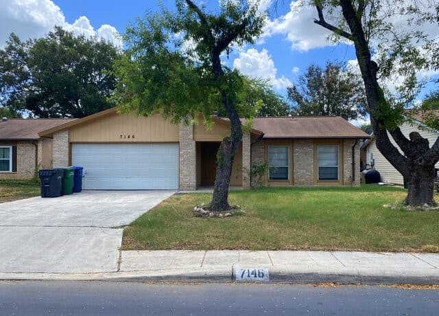 rental at 7146 Spring Grove in San Antonio TX