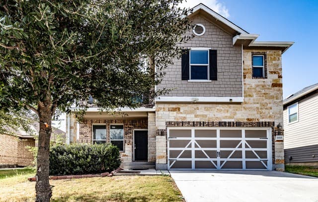 rental at 6818 Slaton Flds in Converse TX