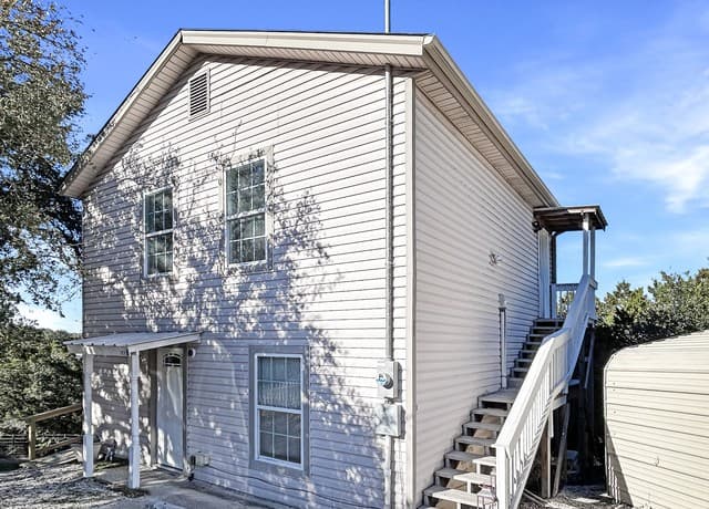 rental at 721 Ramblewood Dr Unit A in Canyon Lake TX