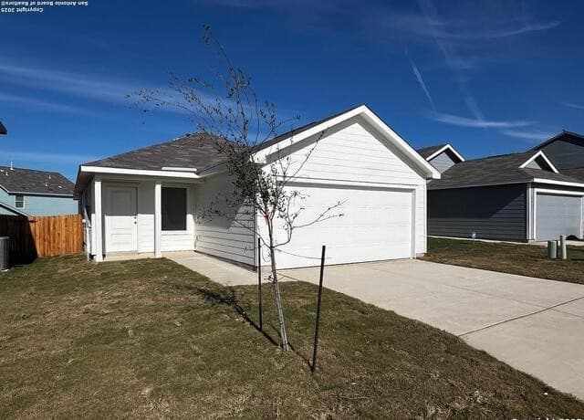 rental at 6933 Calcite Trail in Elmendorf TX