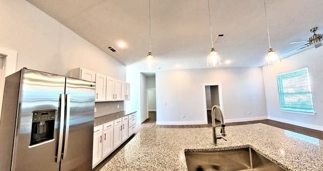 2-bedroom rental at 330 E Carson Unit 1302 in San Antonio TX