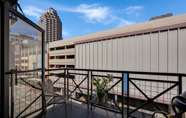 1-bedroom rental at 214 E Travis Unit APT 301 in San Antonio TX