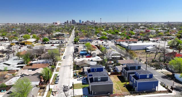 3-bedroom rental at 143 Huntington Unit 101 in San Antonio TX