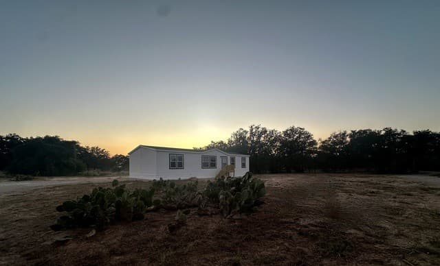 4-bedroom rental at 5161 Cr302 in Floresville TX