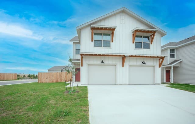 3-bedroom rental at 7607 Gramercy Way Unit 102 in San Antonio TX