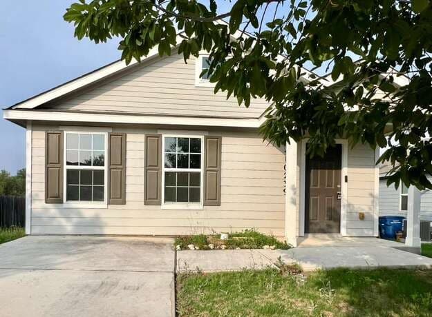 3-bedroom rental at 10239 Robbins in San Antonio TX