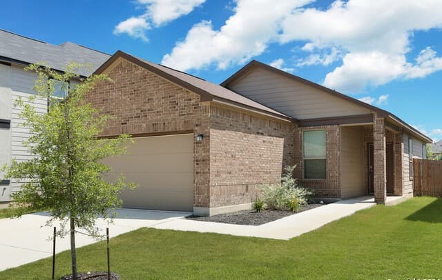 3-bedroom rental at 14906 Coral Snake in San Antonio TX