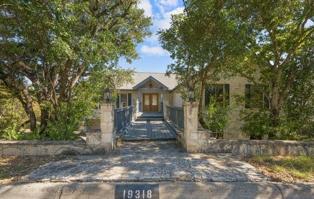 3-bedroom rental at 19318 Strauss in San Antonio TX