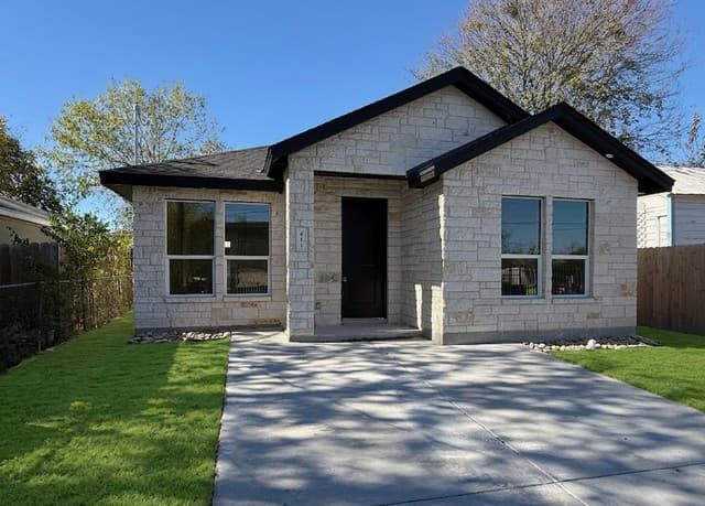 3-bedroom rental at 411 Moselle in San Antonio TX