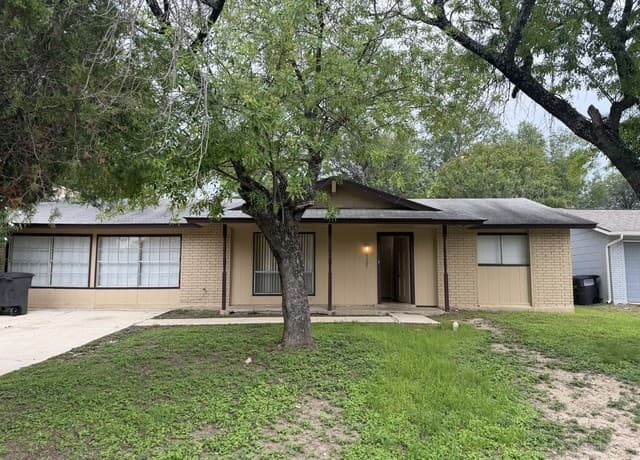 3-bedroom rental at 9527 Bear Creek Dr in San Antonio TX