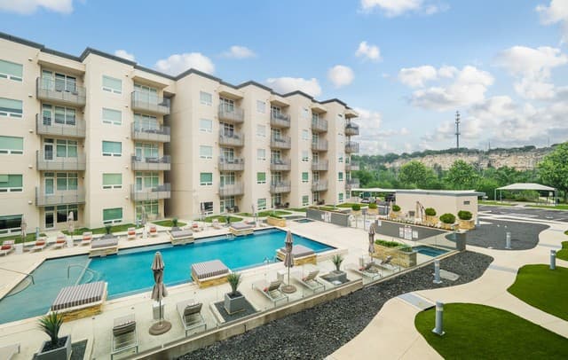 3-bedroom rental at 17902 La Cantera Pkwy Unit 214 in San Antonio TX