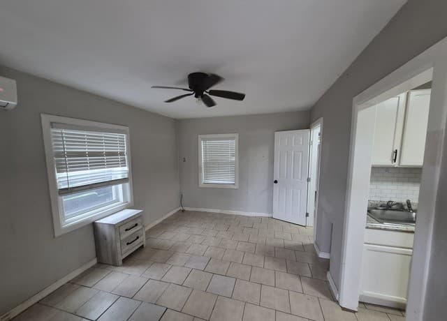 1-bedroom rental at 115 Caldwell St Unit 1 in San Antonio TX