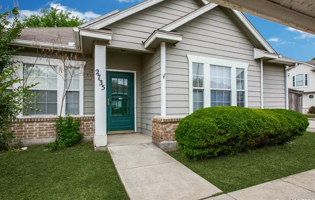 2-bedroom rental at 2735 Crown Holw in San Antonio TX