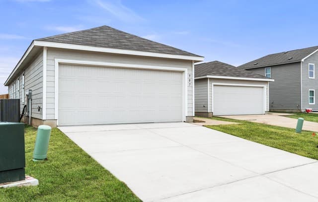 3-bedroom rental at 907 Stricker Path in San Antonio TX